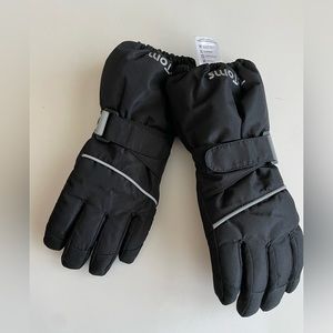 NEW! Thx Toms black gloves. Velcro. Kids 7-10.
